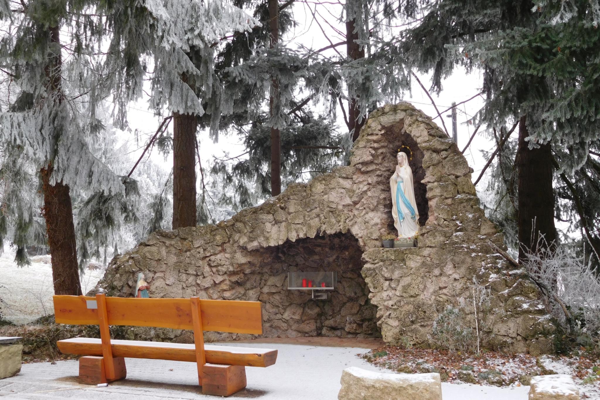 Grotte Hirz.
