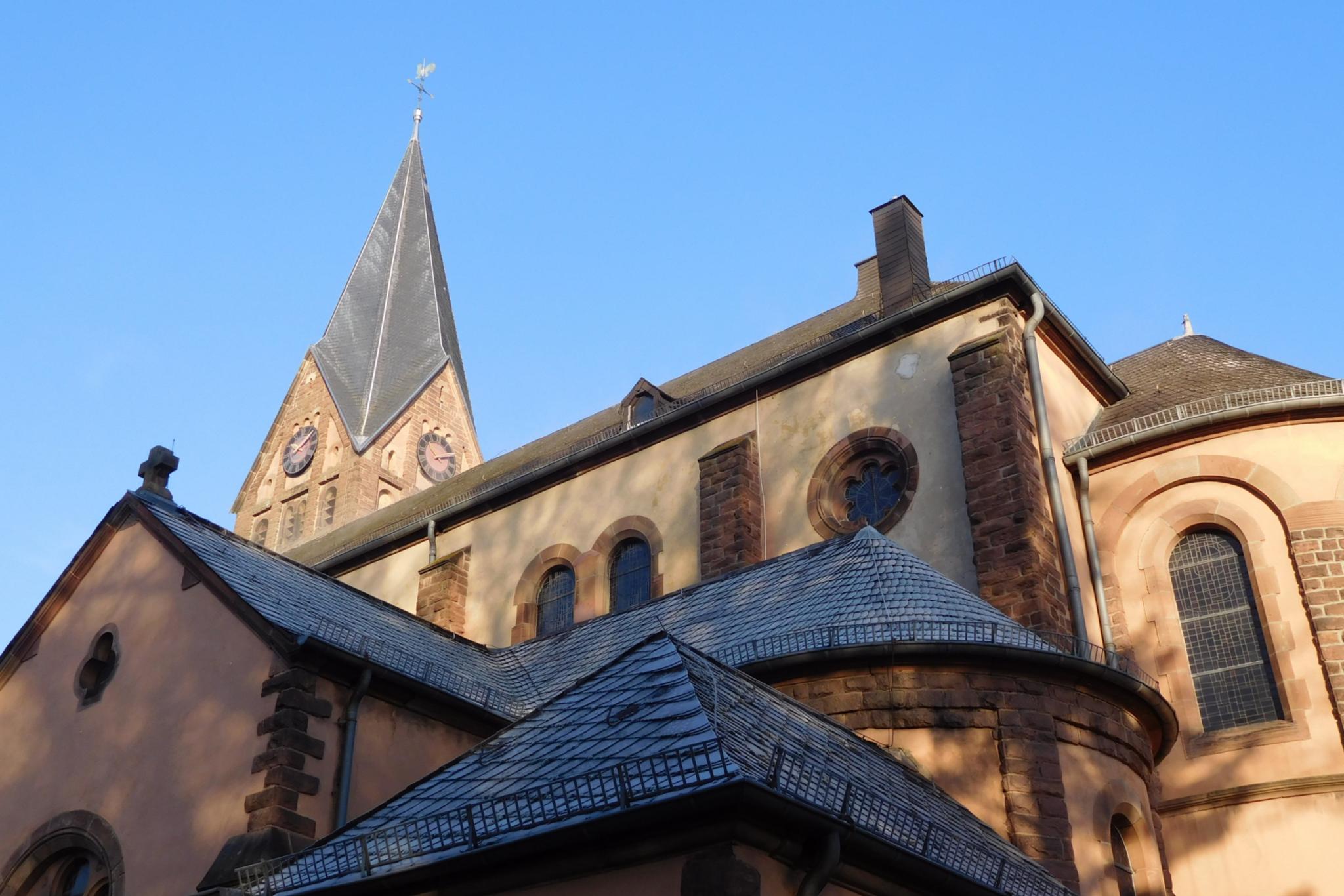 Kirche Hü Seite außen