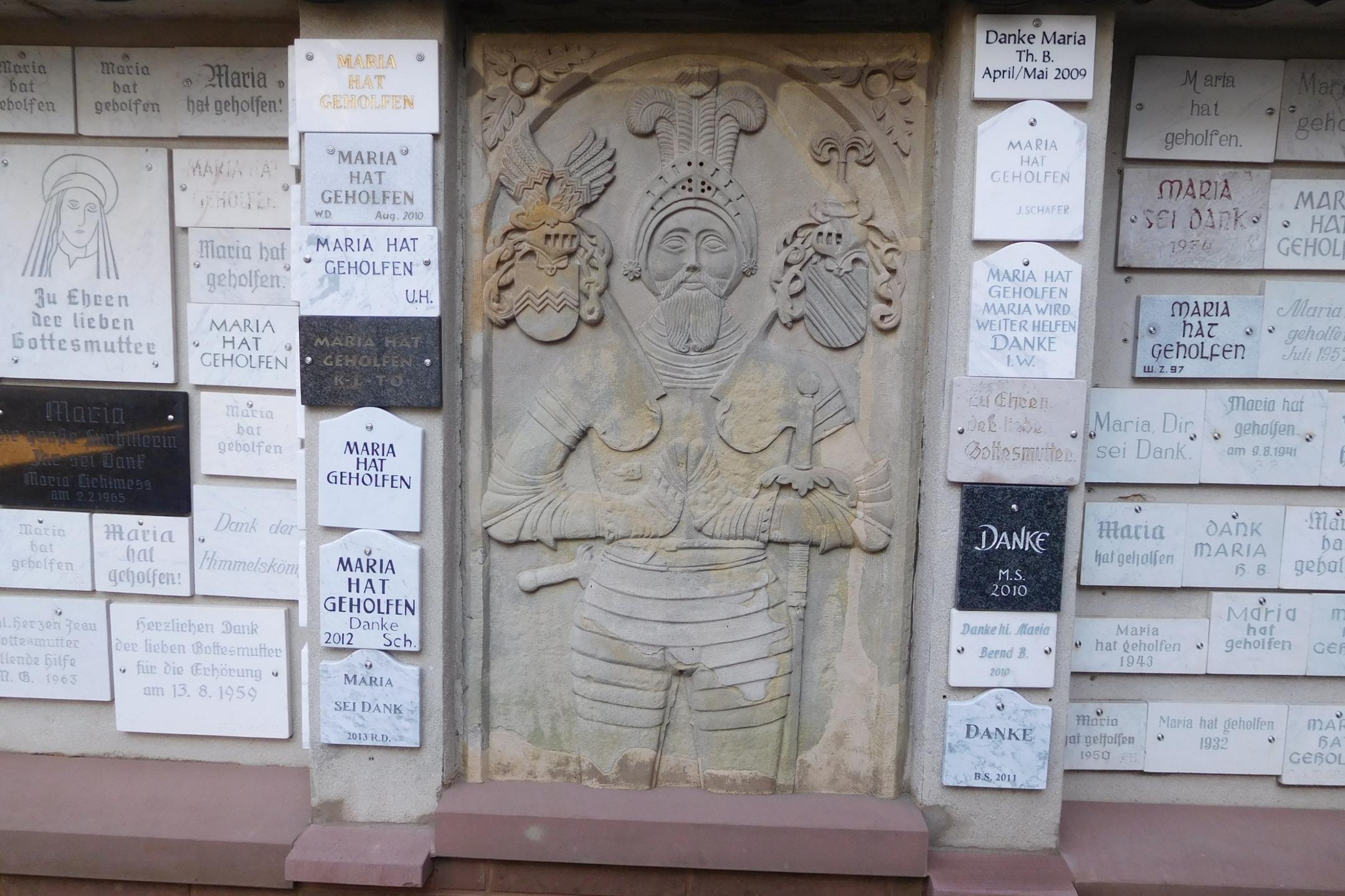 Votivtafel und Kerpen